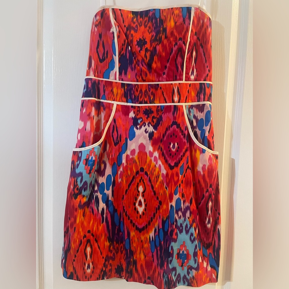 B. Smart bright and colorful strapless sundress